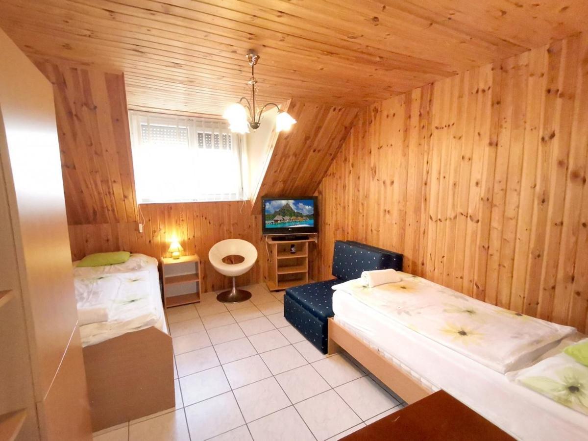 Patko Fogado Bed & Breakfast Hajduszoboszlo Bagian luar foto