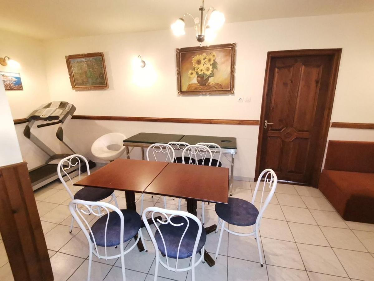 Patko Fogado Bed & Breakfast Hajduszoboszlo Bagian luar foto