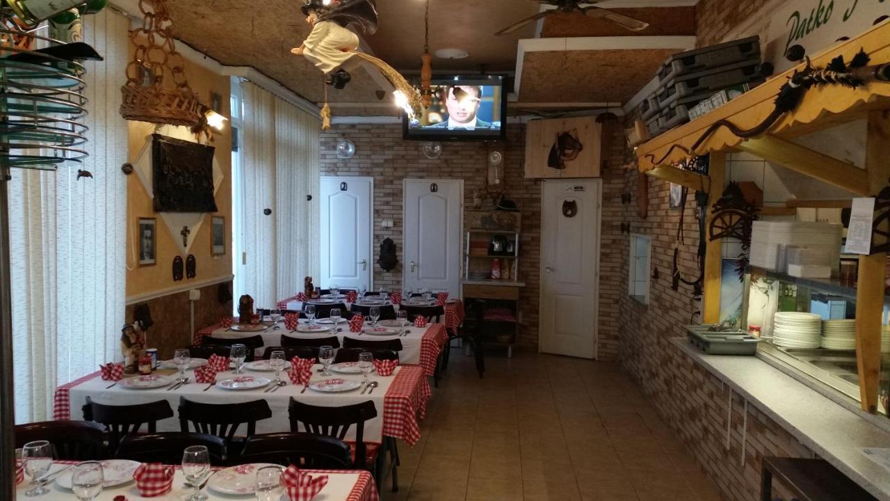 Patko Fogado Bed & Breakfast Hajduszoboszlo Bagian luar foto